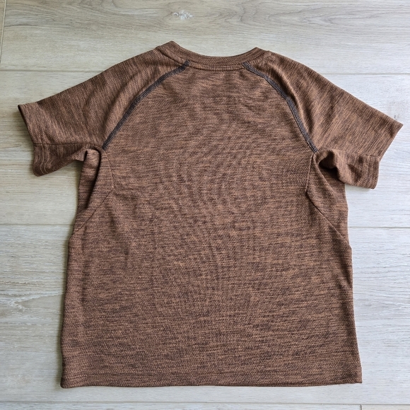 Old Navy Set of 2 Little Boy Small (6-7) EUC Short Sleeve T-shirts - Picture 10 of 10